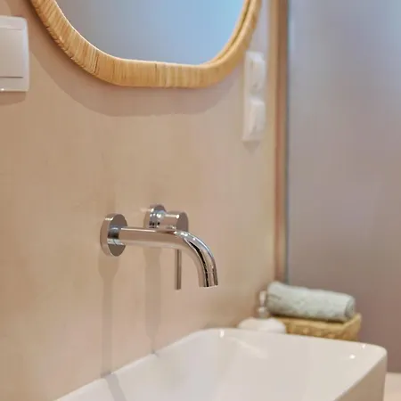 Modern W Free Parking, Projector,netflix *