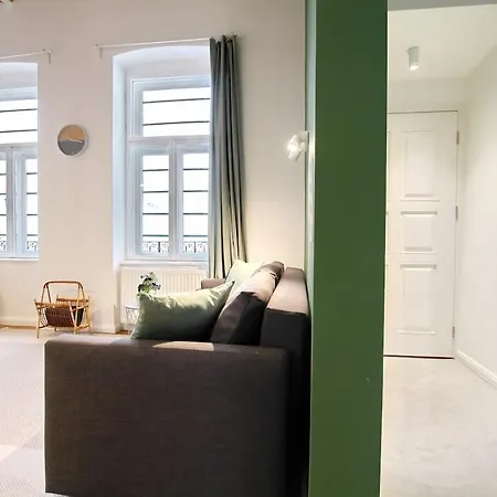 Modern W Free Parking, Projector,netflix *