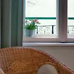Modern W Free Parking, Projector,netflix Appartement *