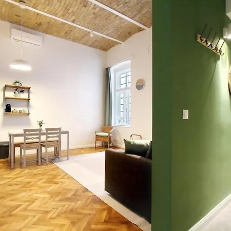 דירה Modern W Free Parking, Projector,netflix בודפשט